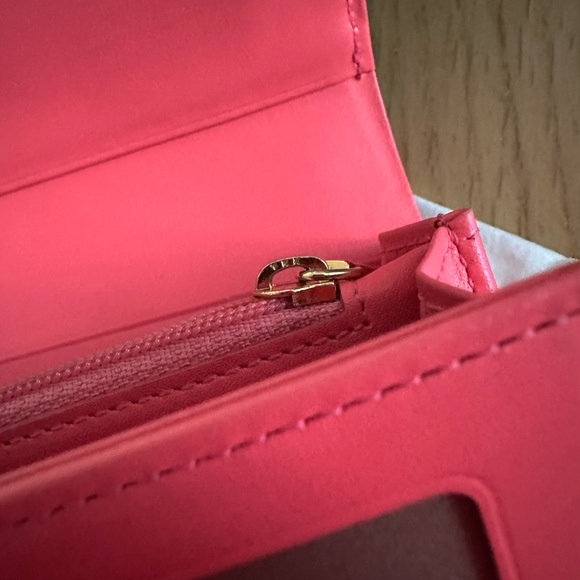 J.Estina tri-fold short wallet - Picture 12 of 12